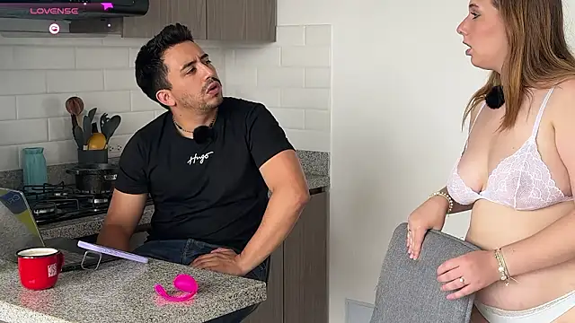 Snapshot of Sofii_n_Diego chatting on 02-20-26, 07:47 Sofii n Diego online show from 02-20-26, 07:47