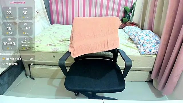 HornyAsianXxX online show from 05-10-26, 11:04