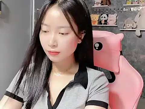 Linne6789 online show from 04-04-26, 04:11