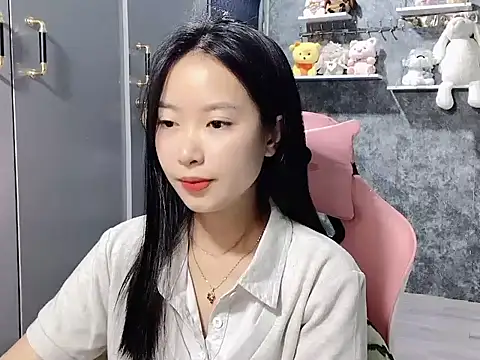 Snapshot of Linne6789 chatting on 04-29-26, 05:00 Linne6789 online show from 04-29-26, 05:00