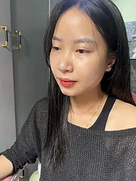 Snapshot of Linne6789 chatting on 05-18-26, 04:40 Linne6789 online show from 05-18-26, 04:40