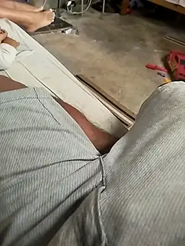 Leoh28 online show from 04-22-26, 04:52