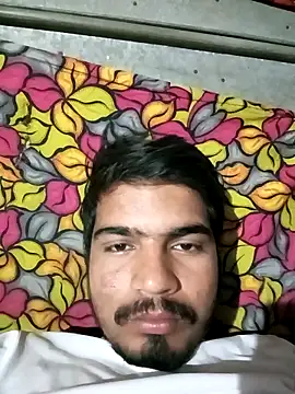 Snapshot of Harry302933 chatting on 03-13-26, 04:35 Harry302933 online show from 03-13-26, 04:35