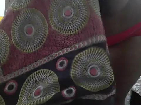 Snapshot of Honeybloom1 chatting on 02-11-26, 07:41 Honeybloom1 online show from 02-11-26, 07:41