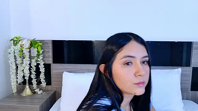 Snapshot of AlisonLamer chatting on 03-11-26, 12:11 AlisonLamer online show from 03-11-26, 12:11