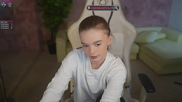 Snapshot of Zlata_Sky chatting on 06-05-26, 06:46 Zlata Sky online show from 06-05-26, 06:46