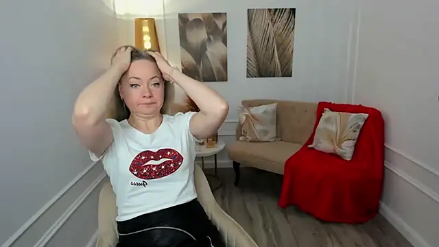 Snapshot of CharlotteKerti chatting on 02-10-26, 11:47 CharlotteKerti online show from 02-10-26, 11:47