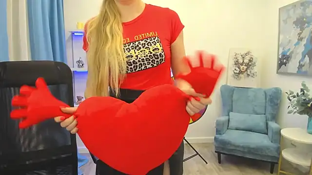 Snapshot of CharlotteKerti chatting on 03-25-26, 12:55 CharlotteKerti online show from 03-25-26, 12:55