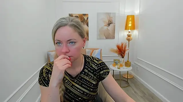 CharlotteKerti online show from 04-01-26, 05:54