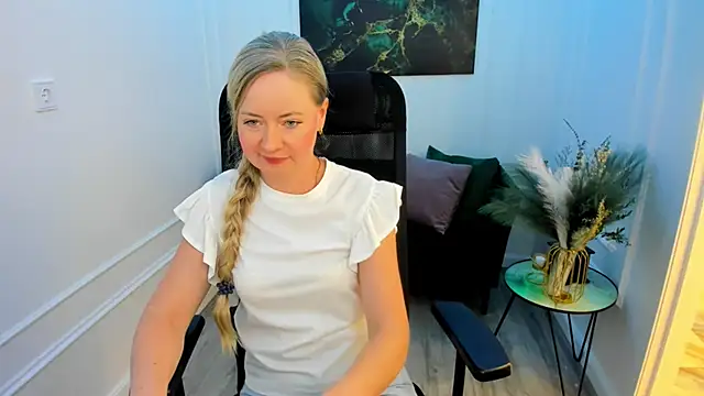 CharlotteKerti online show from 05-25-26, 05:41