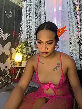 Queen-barbie online show from 05-19-26, 05:03
