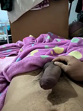 Snapshot of Ale_5673 chatting on 02-04-26, 01:06 Ale 5673 online show from 02-04-26, 01:06