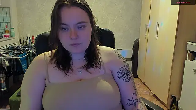 Snapshot of katya_idinax chatting on 02-16-26, 04:58 katya idinax online show from 02-16-26, 04:58