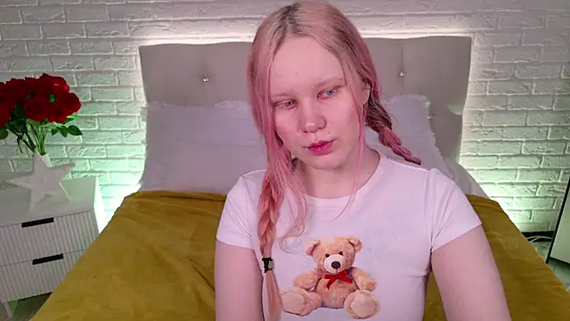 AnnieVibe online show from 03-23-26, 05:39