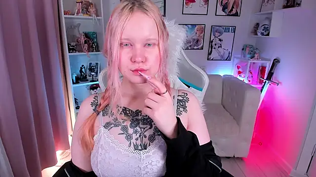 AnnieVibe online show from 04-06-26, 05:36