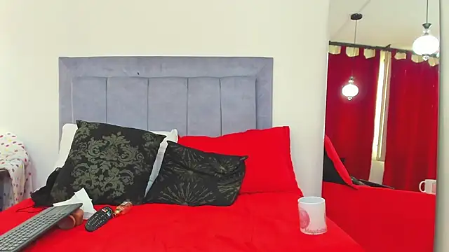 Atenis thompson online show from 07-18-26, 06:12