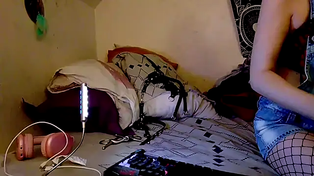 TwoSEXaddicts online show from 05-06-26, 01:49