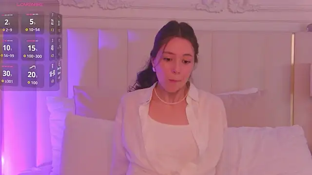 AlisseMoore online show from 04-07-26, 06:47