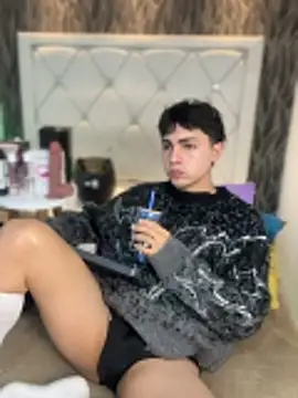 Samu Hott online show from 04-07-26, 08:20