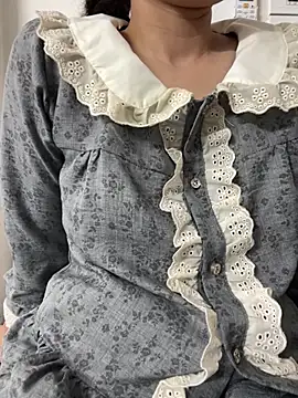 Snapshot of Yinini chatting on 03-12-26, 01:50 Yinini online show from 03-12-26, 01:50