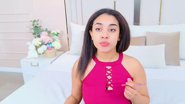 Luna Cortier online show from 04-07-26, 05:19