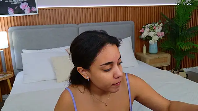 Luna Cortier online show from 06-16-26, 05:32