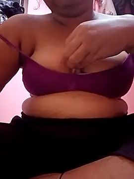 Snapshot of vyshali_vyshu chatting on 03-14-26, 07:30 vyshali vyshu online show from 03-14-26, 07:30