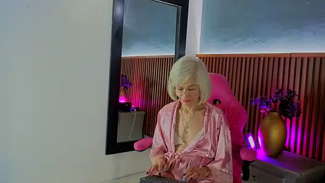 miss monserrate01 online show from 05-28-26, 01:30