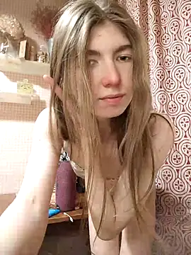 Snapshot of Bubble_Chloe chatting on 02-21-26, 08:10 Bubble Chloe online show from 02-21-26, 08:10