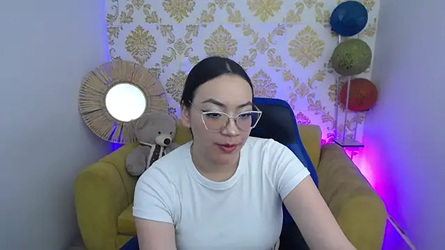 Snapshot of ALISS_M_ chatting on 03-15-26, 02:12 ALISS M online show from 03-15-26, 02:12