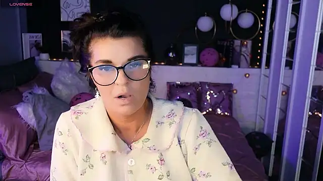 RikaCoutts online show from 02-12-26, 08:59