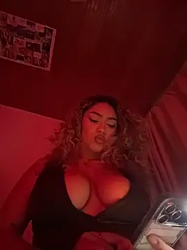 Maddy Beluci online show from 04-07-26, 02:34