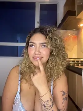 Maddy Beluci online show from 05-18-26, 04:07