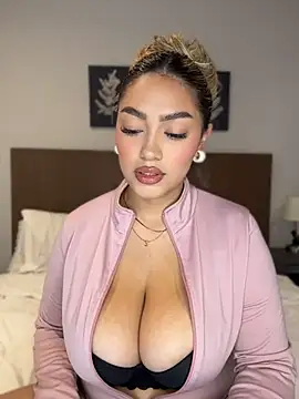 Maddy Beluci online show from 07-24-26, 03:26