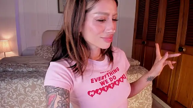 ConnieDeep online show from 04-15-26, 10:11