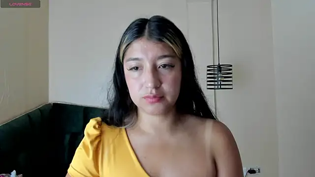 Snapshot of Dahiana_Dmour_ chatting on 04-24-26, 04:09 Dahiana Dmour online show from 04-24-26, 04:09