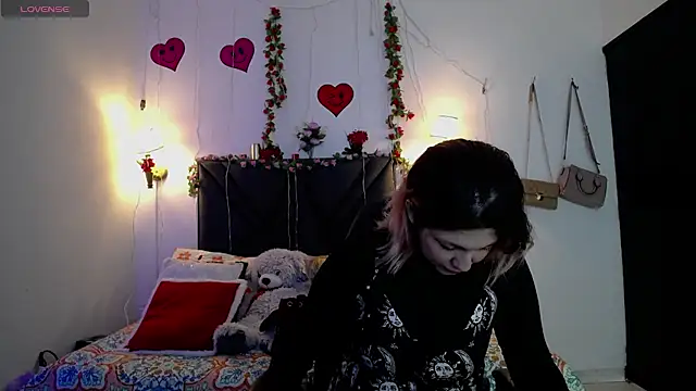 Sharma Amayra online show from 04-21-26, 07:17