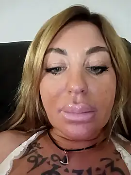 MiaMooly online show from 12-13-25, 07:53