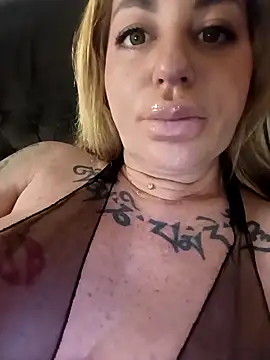 MiaMooly online show from 04-18-26, 08:09