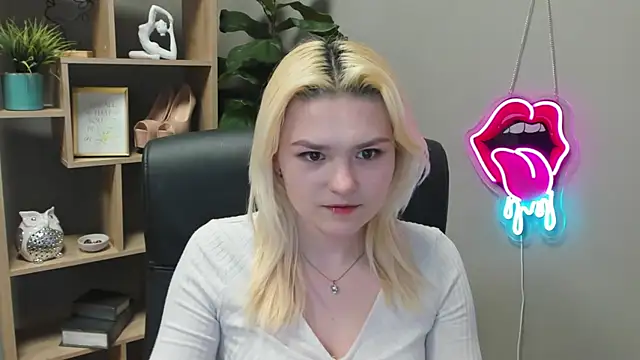 SweetLilyxo online show from 03-09-26, 07:34