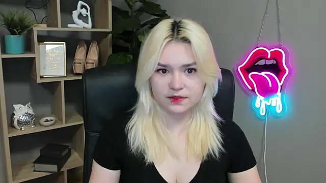 SweetLilyxo online show from 03-15-26, 07:25