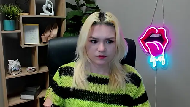 SweetLilyxo online show from 03-17-26, 02:31