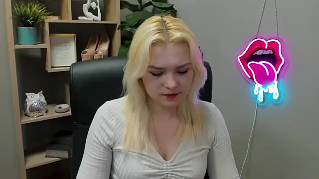 SweetLilyxo online show from 03-31-26, 06:25