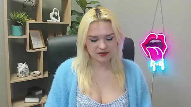 SweetLilyxo online show from 04-16-26, 06:25