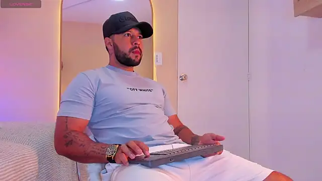 jekvalentino online show from 07-14-26, 07:41