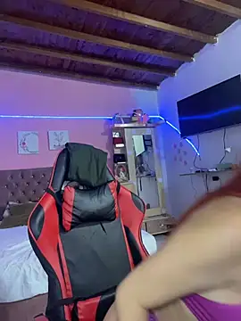 Snapshot of RedHotDoll chatting on 02-07-26, 03:43 RedHotDoll online show from 02-07-26, 03:43