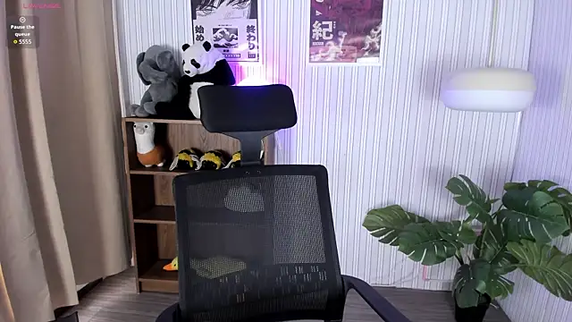 Laukyubey1 online show from 04-13-26, 08:25