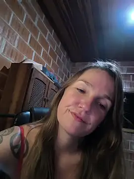 Snapshot of Loirinha_surf chatting on 03-15-26, 02:39 Loirinha surf online show from 03-15-26, 02:39