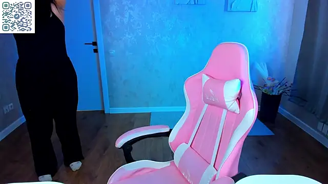 Kira G0ld online show from 04-21-26, 09:04