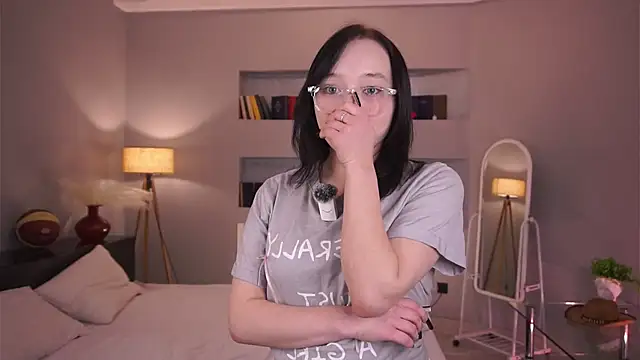 HannaHayles online show from 02-03-26, 06:02